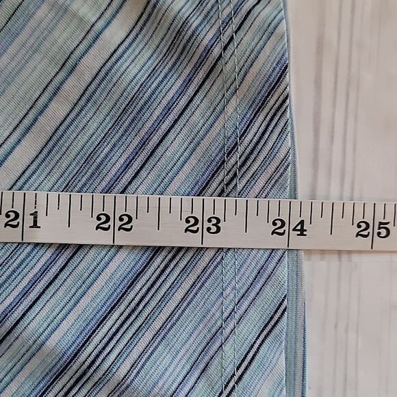 Christopher & Banks Striped Blue Women's Top Size PL - Picture 10 of 11